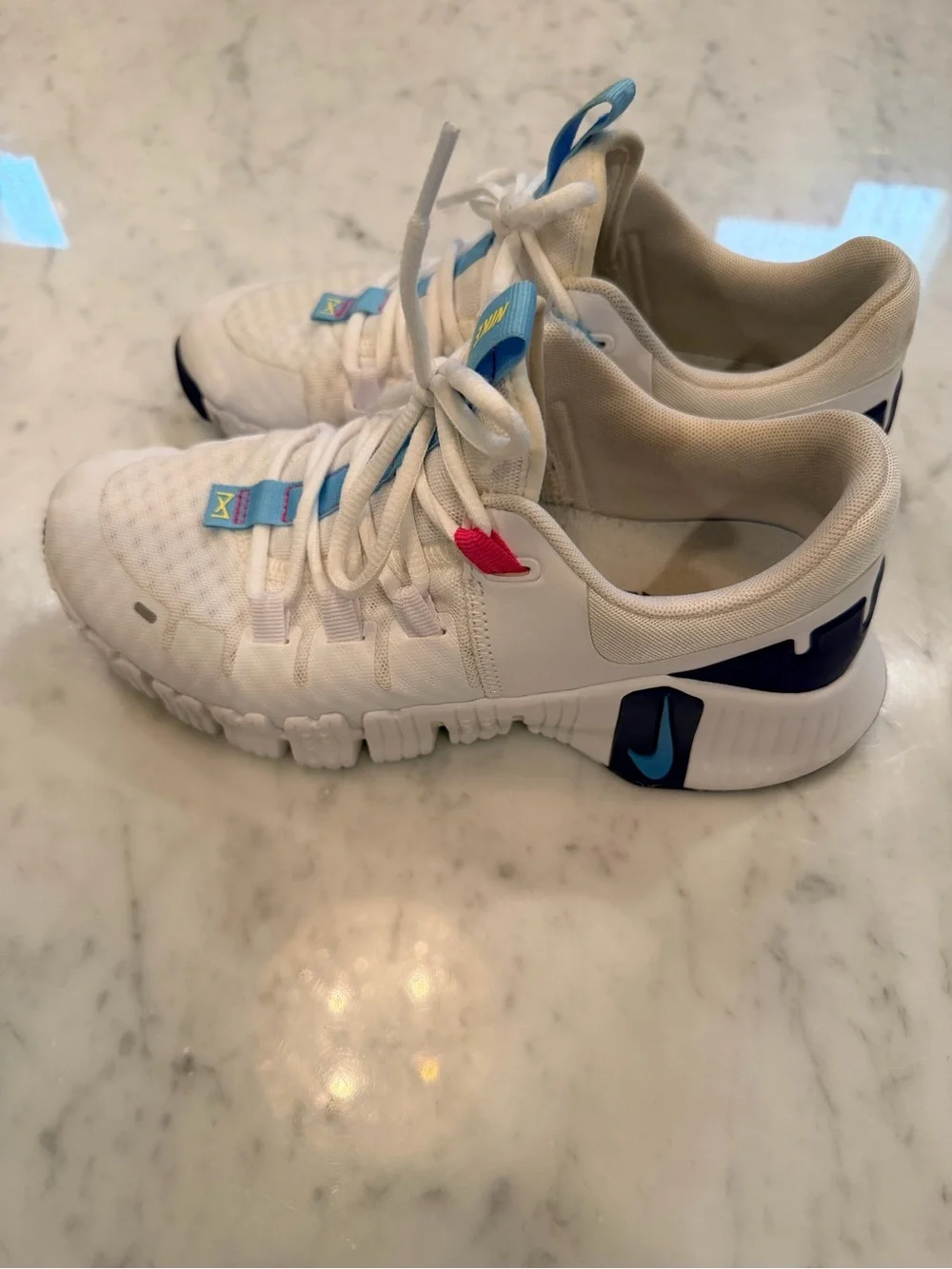 Nike womens metcon sneakers